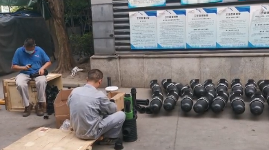 疊片污水處理器，正在裝配